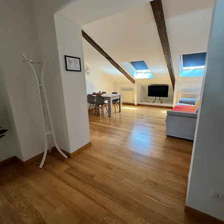 Apartament Loren House