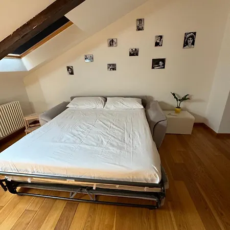 Loren House Apartament *