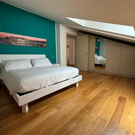 Loren House * Neapol